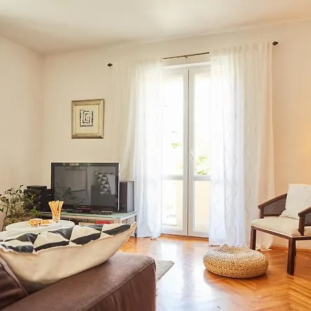 I&m With Private Parking Apartment