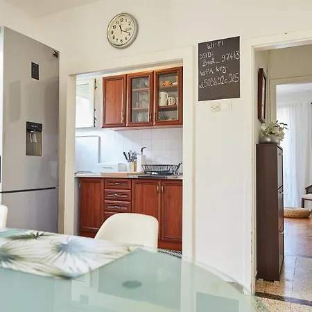 I&m With Private Parking Apartment