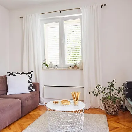 Apartment I&m With Private Parking *