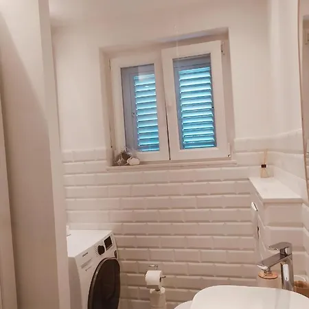 I&m With Private Parking Apartment Split